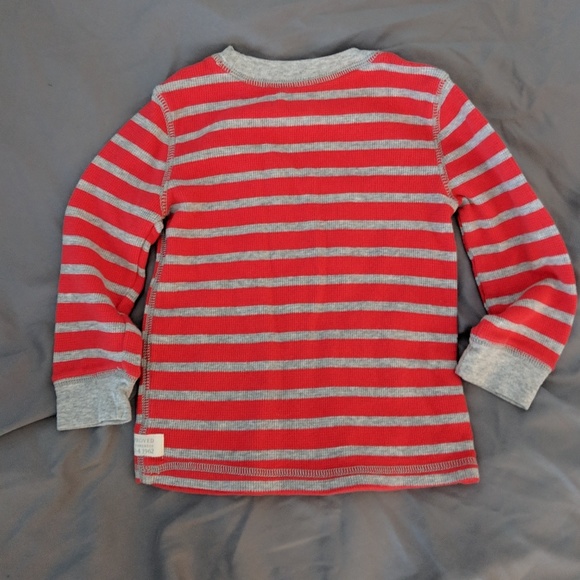 Carter's boys waffle weave long sleeve top size 2T - Picture 2 of 3